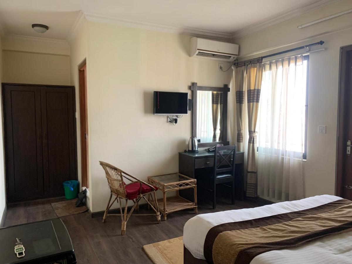Alpine Hotel & Apartment Kathmandu Exterior foto