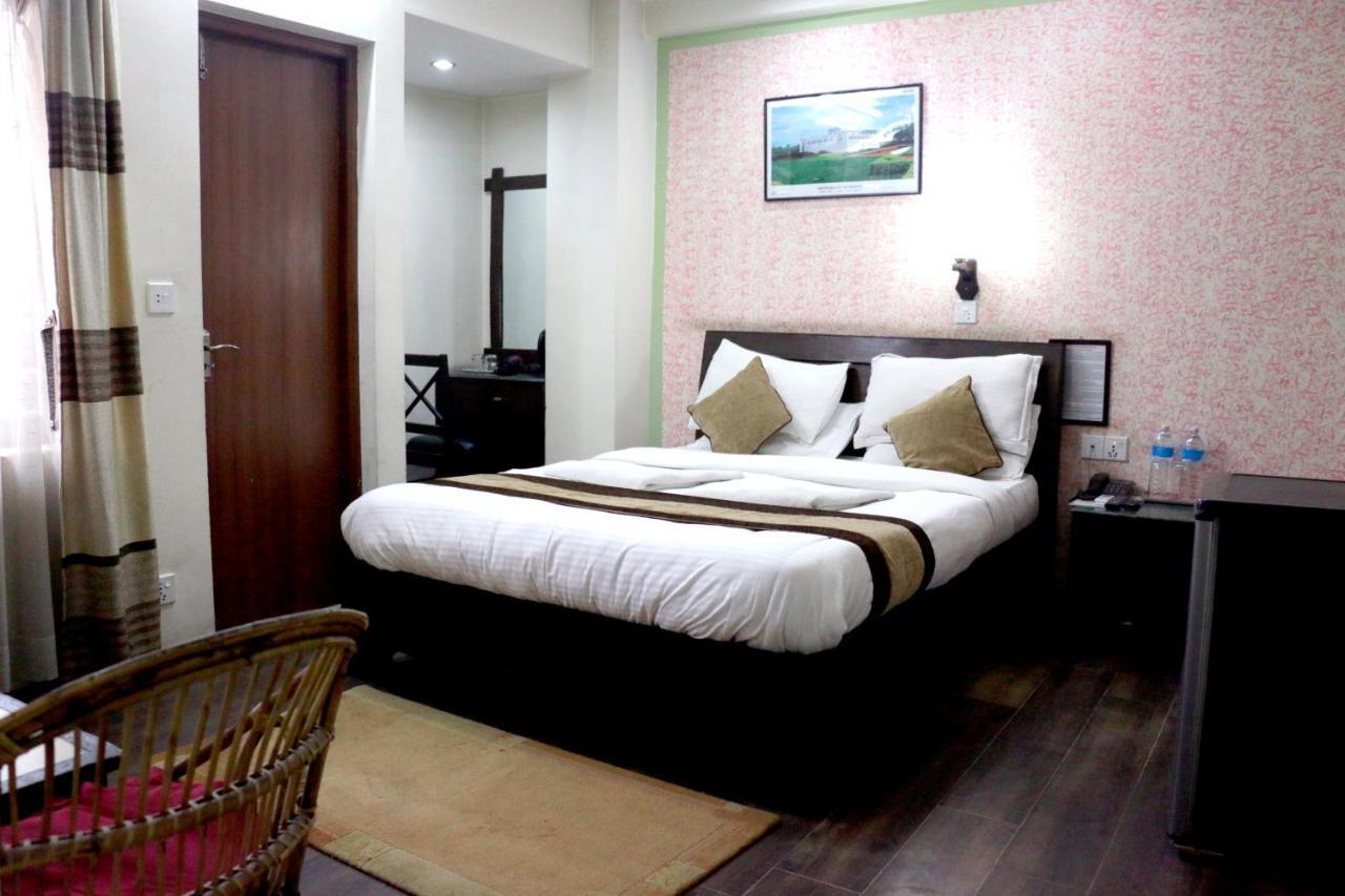 Alpine Hotel & Apartment Kathmandu Exterior foto