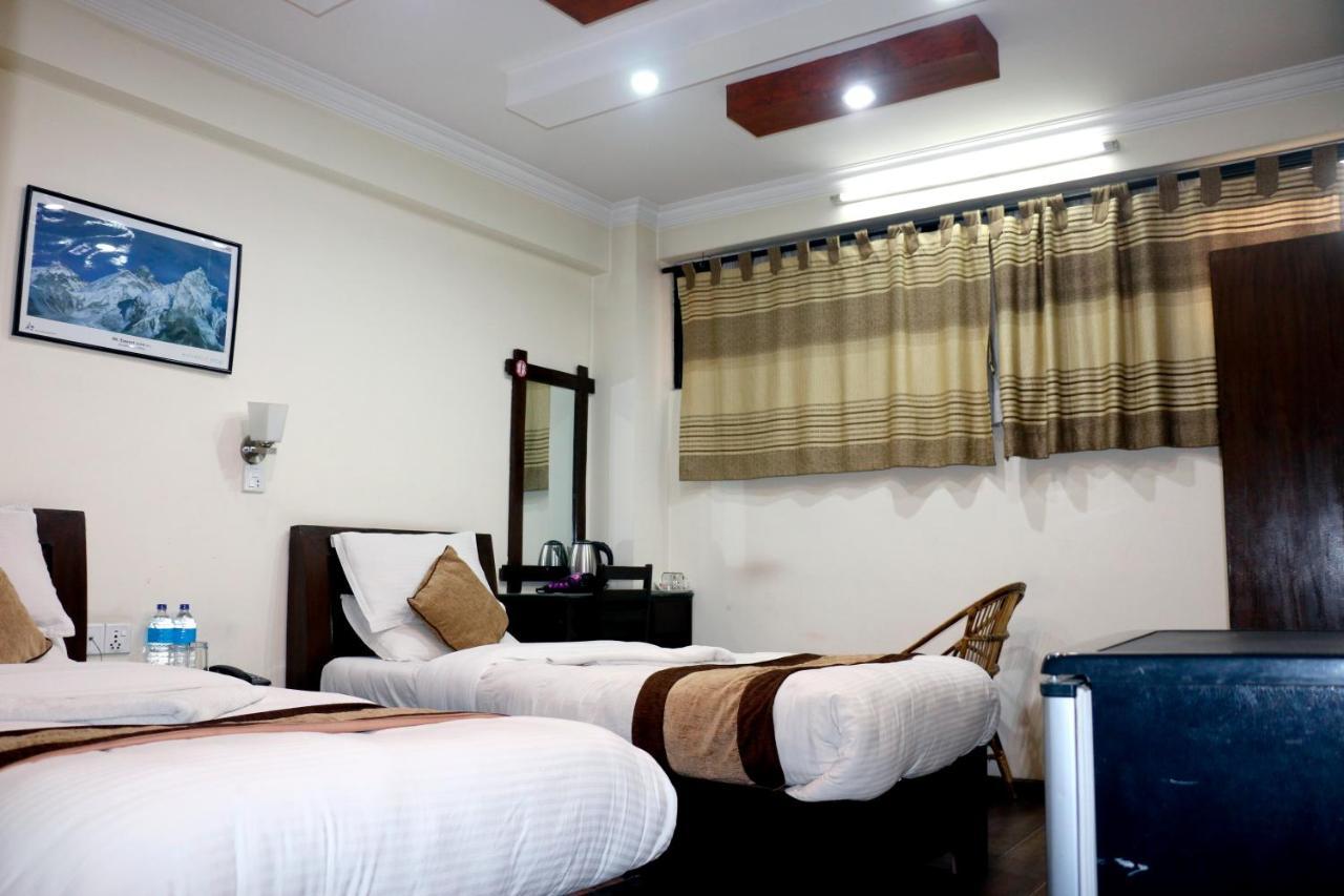 Alpine Hotel & Apartment Kathmandu Exterior foto