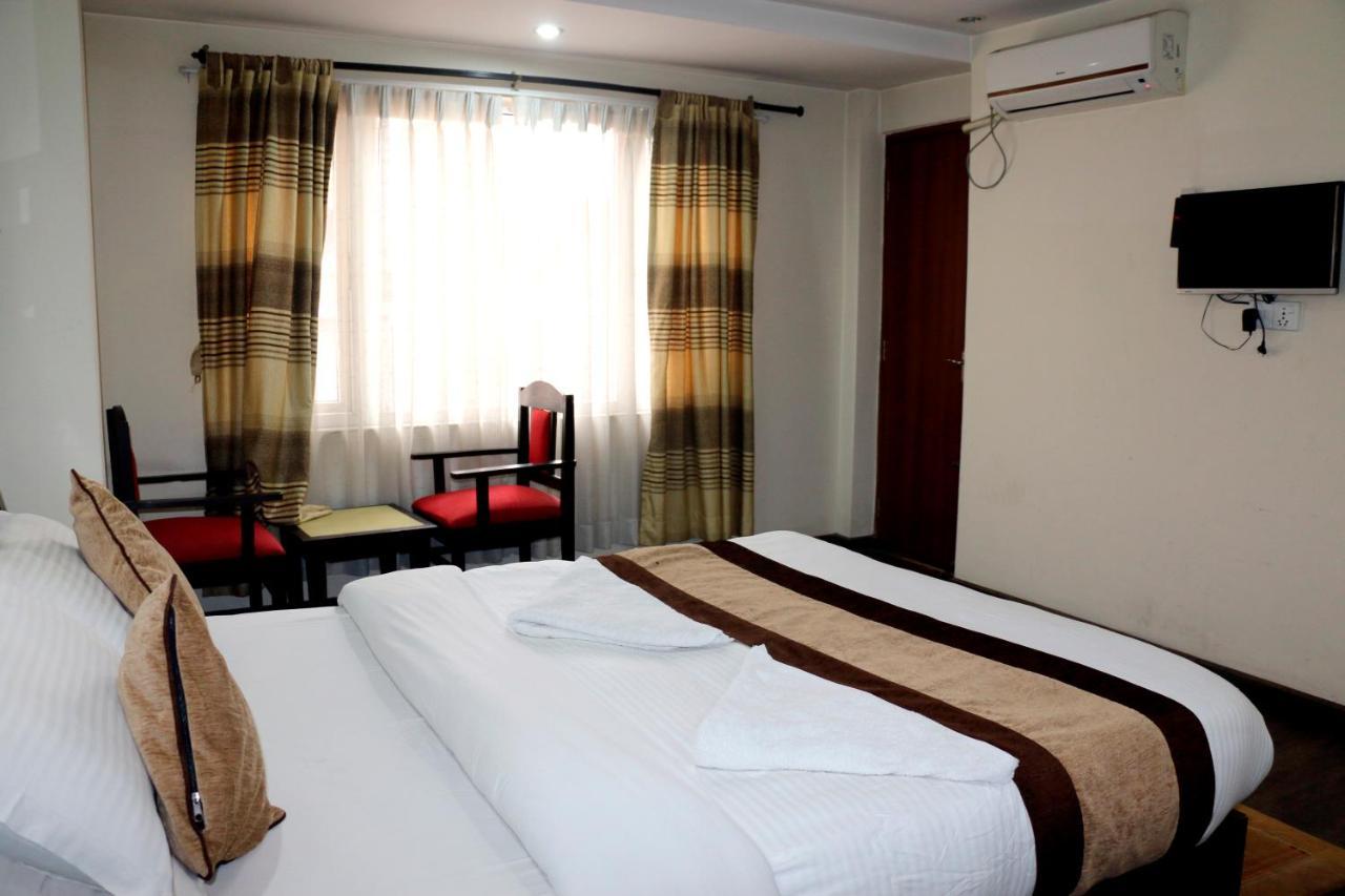 Alpine Hotel & Apartment Kathmandu Exterior foto