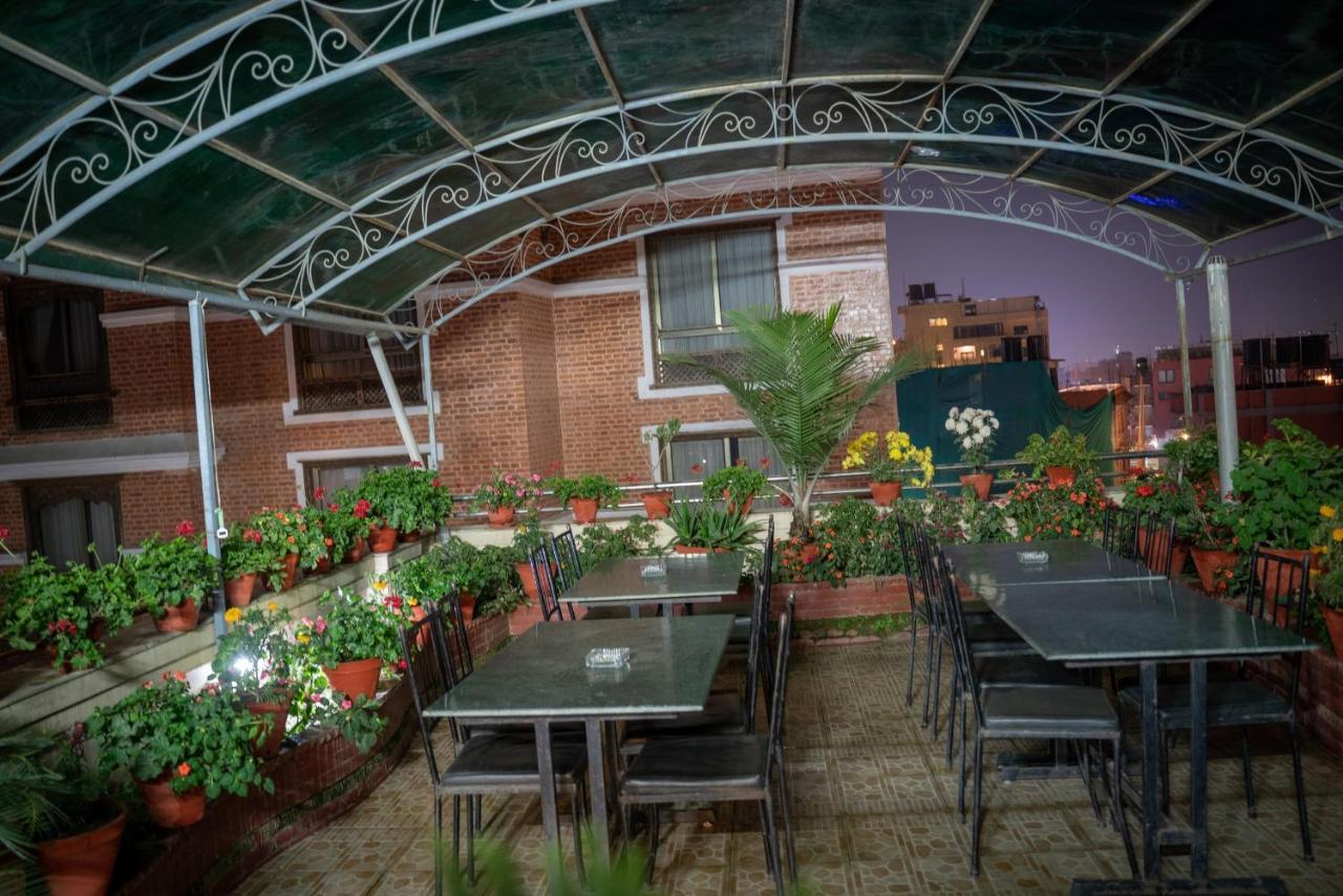 Alpine Hotel & Apartment Kathmandu Exterior foto